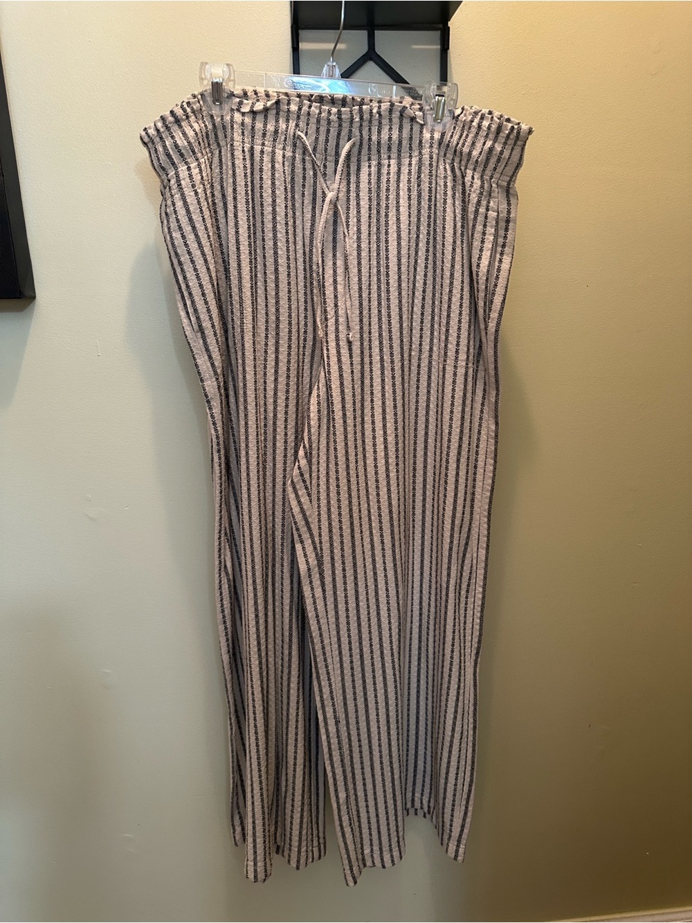 American Eagle Outfitters Women Vertical Stripe Chinos - Cream & Black